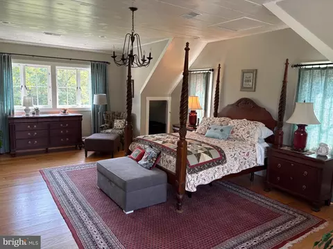 Bedroom - 1983 Misty Meadows Ln, Markham, VA 22643 photo 1 of 4
