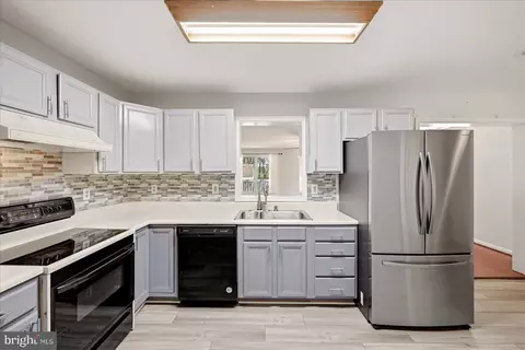 Kitchen - 3961 Rectortown Rd, Marshall, VA 20115 photo 2 of 2