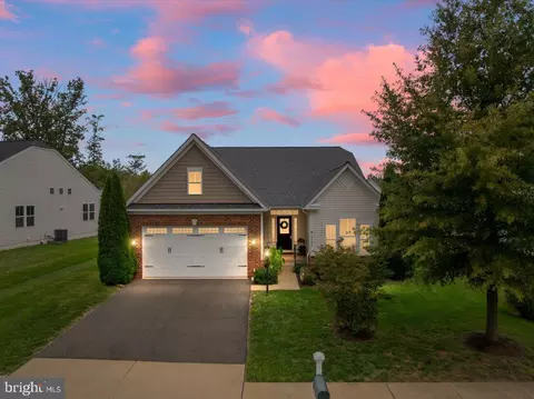 6766 Lake Anne Ct, Warrenton, VA 20187
