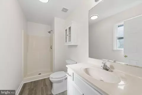 Bath - 88 John E Mann St, Warrenton, VA 20186 photo 1 of 1