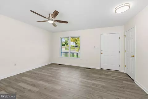 Living - 88 John E Mann St, Warrenton, VA 20186 photo 1 of 1