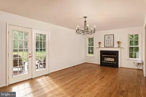 Living - 5901 Moore Rd, Marshall, VA 20115 photo 3 of 4