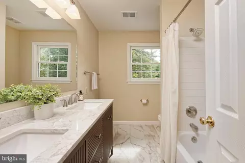 Bath - 5901 Moore Rd, Marshall, VA 20115 photo 6 of 6