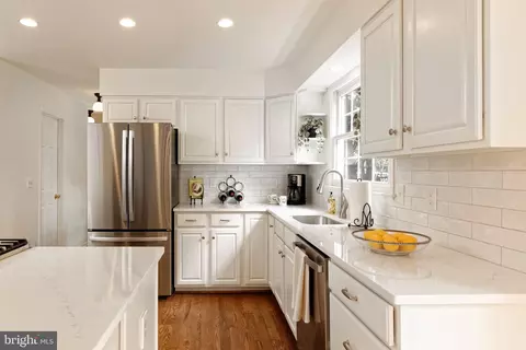 Kitchen - 5901 Moore Rd, Marshall, VA 20115 photo 3 of 5