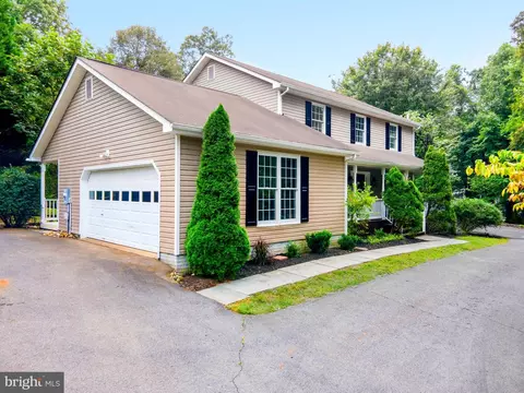 Exterior - 5901 Moore Rd, Marshall, VA 20115 photo 2 of 4