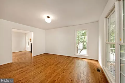 Living - 5901 Moore Rd, Marshall, VA 20115 photo 2 of 4