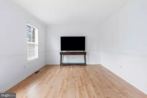 Living - 4256 Bishop Ln, Marshall, VA 20115 photo 1 of 2
