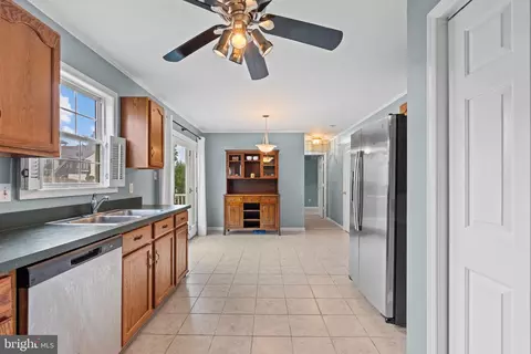 Entry Way - 4256 Bishop Ln, Marshall, VA 20115 photo 1 of 3