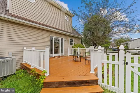Exterior - 4256 Bishop Ln, Marshall, VA 20115 photo 2 of 4