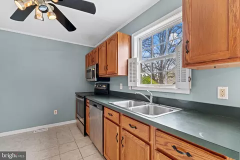 Kitchen - 4256 Bishop Ln, Marshall, VA 20115 photo 1 of 1