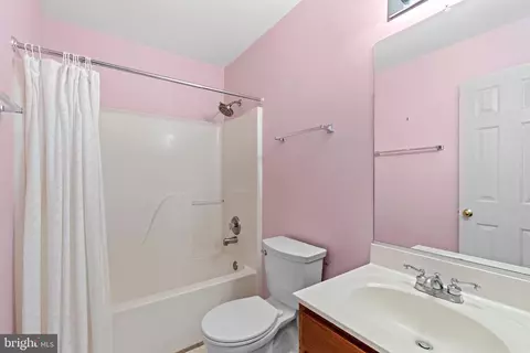 Bath - 4256 Bishop Ln, Marshall, VA 20115 photo 1 of 1