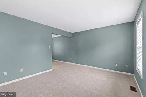 Living - 4256 Bishop Ln, Marshall, VA 20115 photo 2 of 2