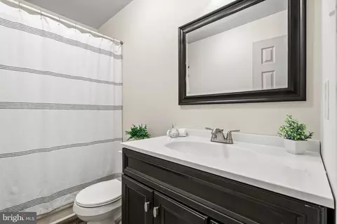 Bath - 7823 Overbrook Dr, Catlett, VA 20119 photo 3 of 4