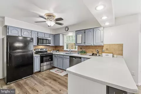 Kitchen - 7823 Overbrook Dr, Catlett, VA 20119 photo 2 of 3