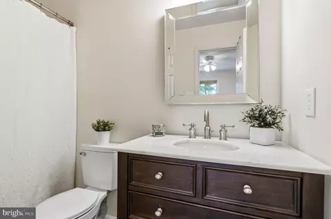 Bath - 7823 Overbrook Dr, Catlett, VA 20119 photo 4 of 4