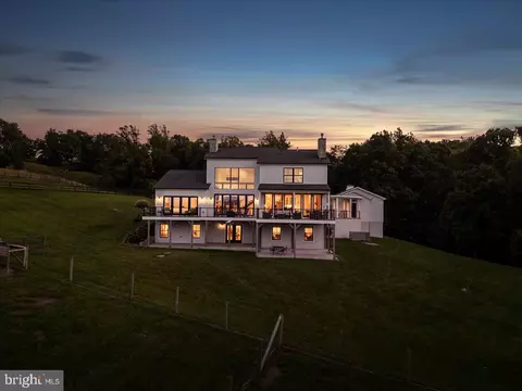 Exterior - 11470 Apple Manor Rd, Markham, VA 22643 photo 4 of 9