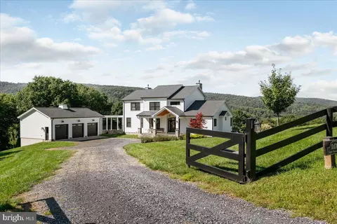 11470 Apple Manor Rd, Markham, VA 22643