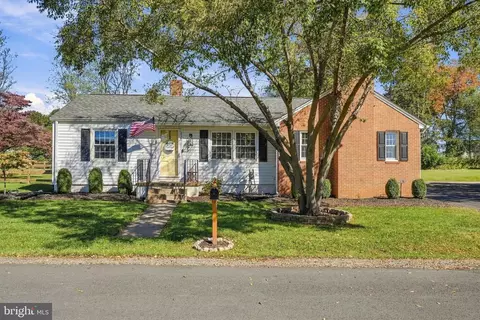 237 Monroe St, Warrenton, VA 20186