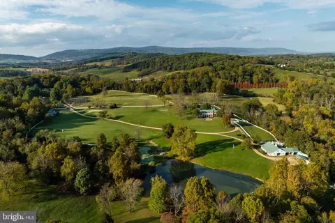 1787 Light Horse Ln, Delaplane, VA 20144
