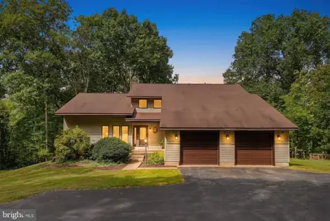 8423 Lock Ln, Warrenton, VA 20186
