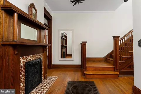 Entry Way - 5378 Beverleys Mill Rd, Broad Run, VA 20137 photo 1 of 2