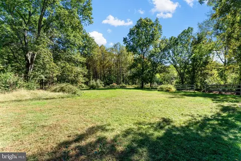Exterior - 5378 Beverleys Mill Rd, Broad Run, VA 20137 photo 5 of 8