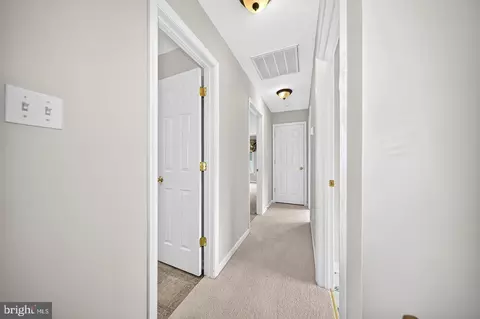 Entry Way - 11530 John Marshall Hwy, Markham, VA 22643 photo 7 of 10