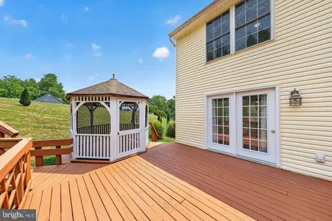 Exterior - 11530 John Marshall Hwy, Markham, VA 22643 photo 9 of 19