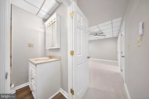 Entry Way - 11530 John Marshall Hwy, Markham, VA 22643 photo 10 of 10