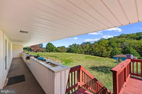 Exterior - 4567 Lakeside Ct, Marshall, VA 20115 photo 3 of 4