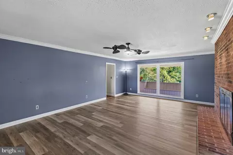 Living - 4567 Lakeside Ct, Marshall, VA 20115 photo 4 of 11