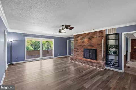 Living - 4567 Lakeside Ct, Marshall, VA 20115 photo 5 of 11