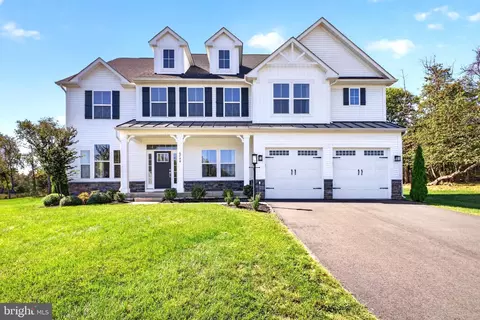 6748 Highlander Ct, Warrenton, VA 20187
