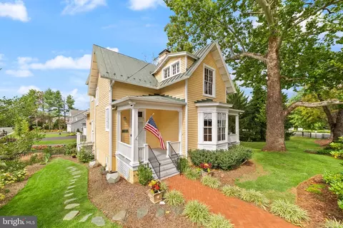 320 Culpeper St, Warrenton, VA 20186