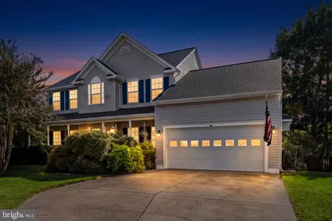 215 Fox Chase St, Warrenton, VA 20186