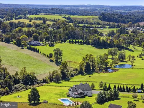 9593 Springs Rd, Warrenton, VA 20186
