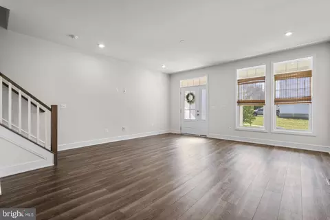 Living - 3571 Stephensons Hill Ln, Marshall, VA 20115 photo 1 of 3