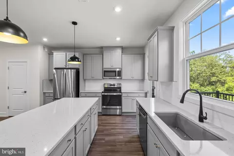 Kitchen - 3571 Stephensons Hill Ln, Marshall, VA 20115 photo 2 of 2