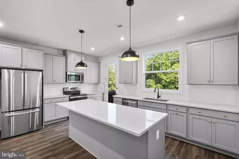 Kitchen - 3571 Stephensons Hill Ln, Marshall, VA 20115 photo 1 of 2