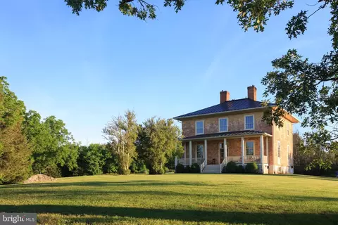 231 Vaucluse Spring Ln, Stephens City, VA 22655