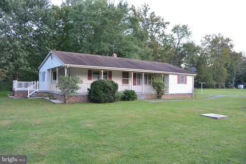 237 Middle Ln, Gore, VA 22637