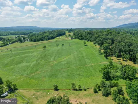 150 N Hayfield Rd, Winchester, VA 22603