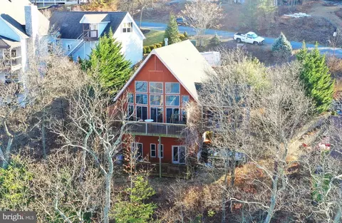 102 Waterside Ln, Cross Junction, VA 22625