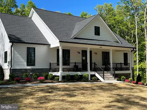 670 W Parkins Mill Rd, Winchester, VA 22602