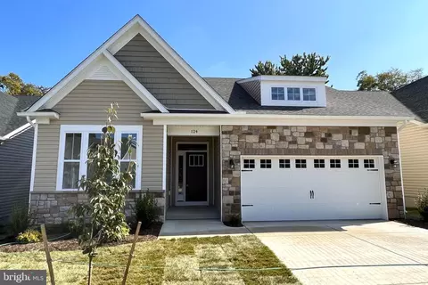 124 Amberfield Ct, Winchester, VA 22602