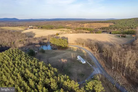 699 Whitacre Rd, Gore, VA 22637