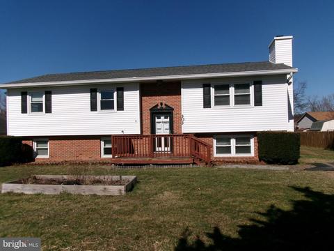 303 Fredericktowne Dr, Stephens City, VA 22655