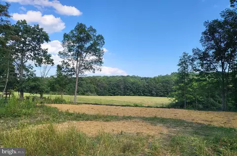 129 Lake Holiday Rd, Cross Junction, VA 22625