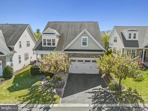 124 Grebe Dr, Lake Frederick, VA 22630