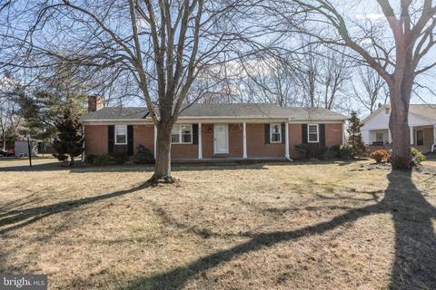 304 Fredericktowne Dr, Stephens City, VA 22655